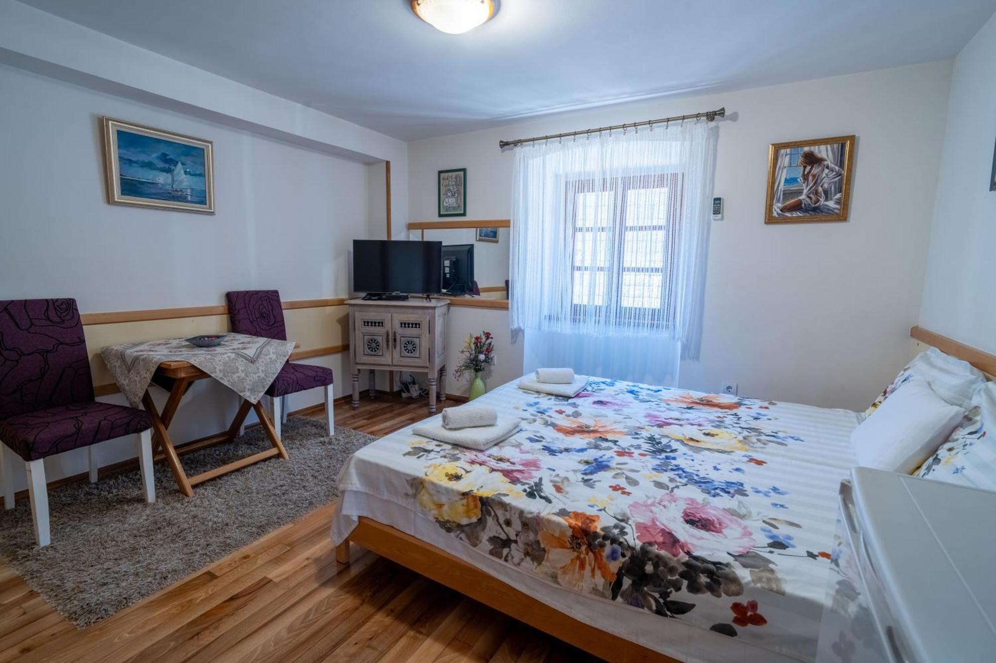 Studios Belvi Kotor Bagian luar foto