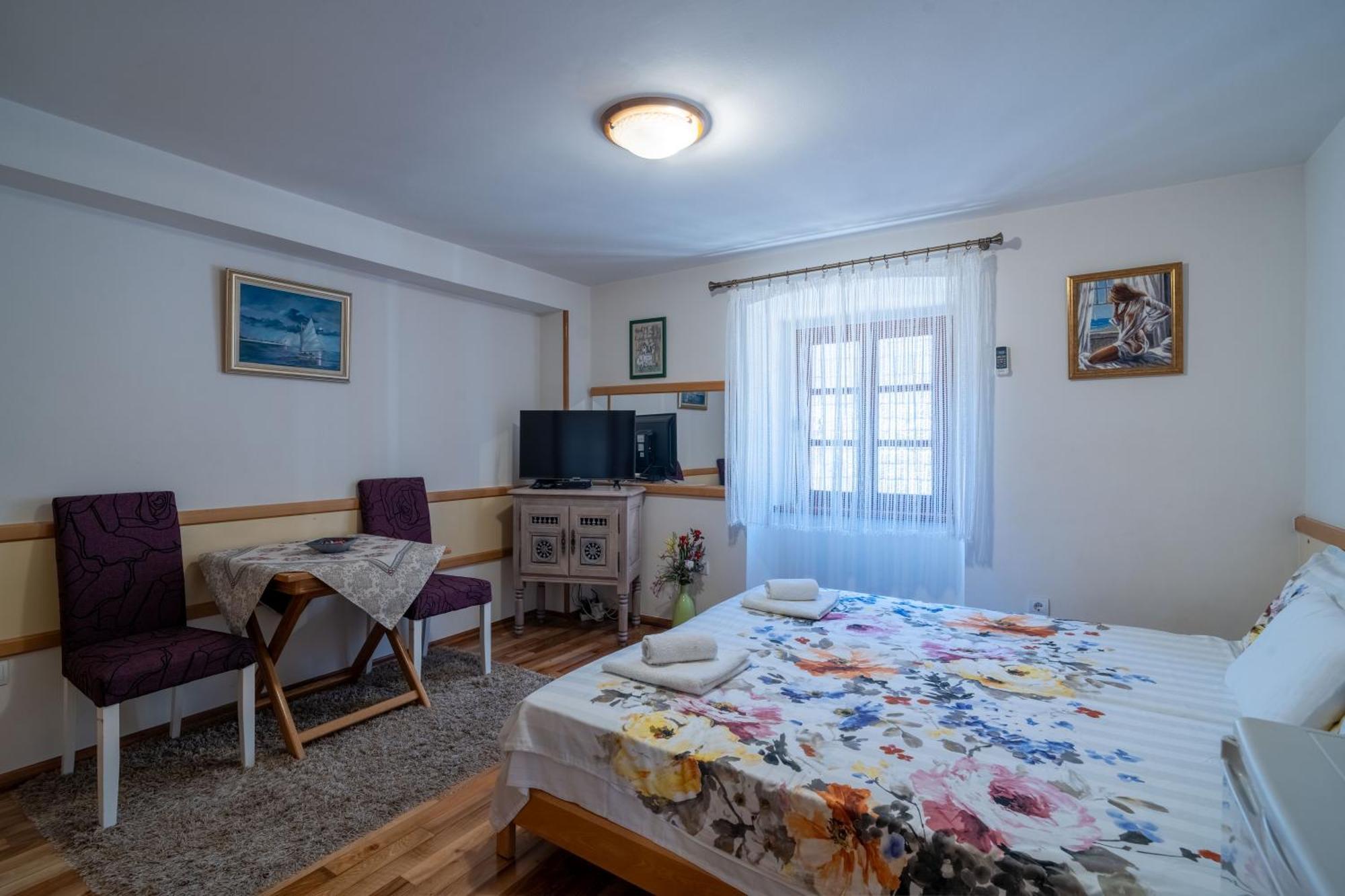Studios Belvi Kotor Bagian luar foto