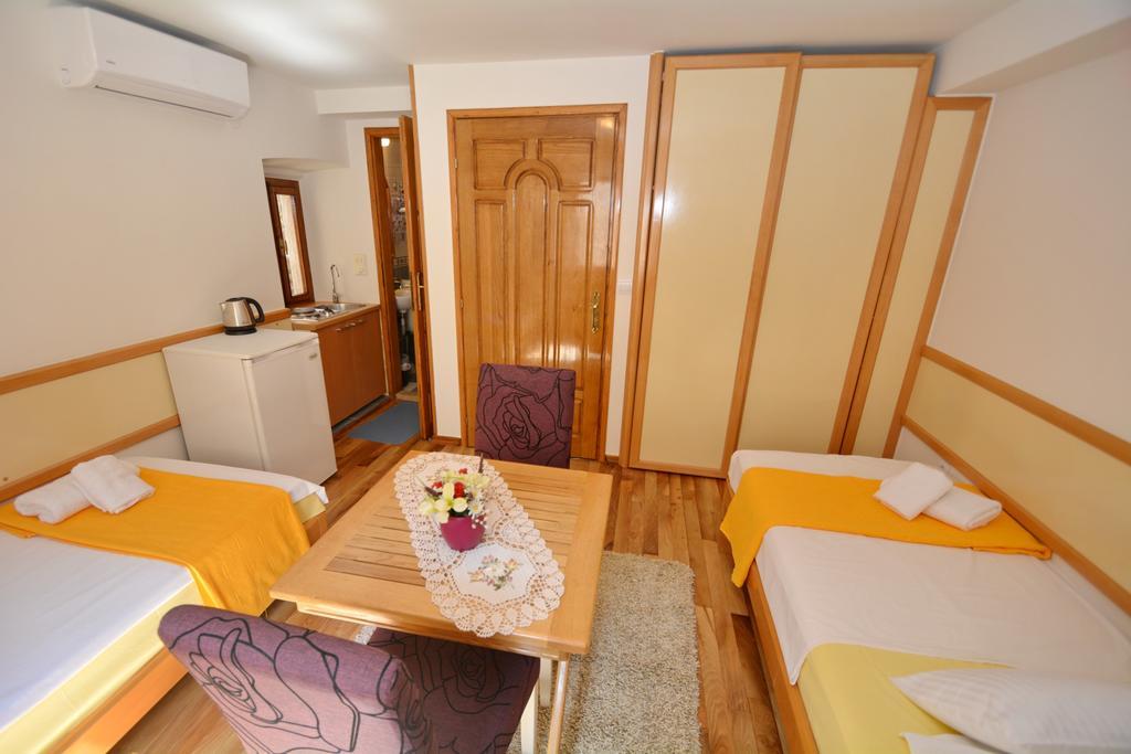 Studios Belvi Kotor Bagian luar foto