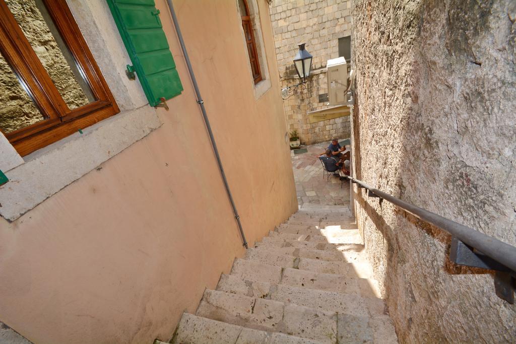 Studios Belvi Kotor Bagian luar foto