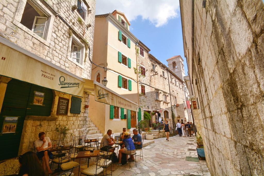 Studios Belvi Kotor Bagian luar foto